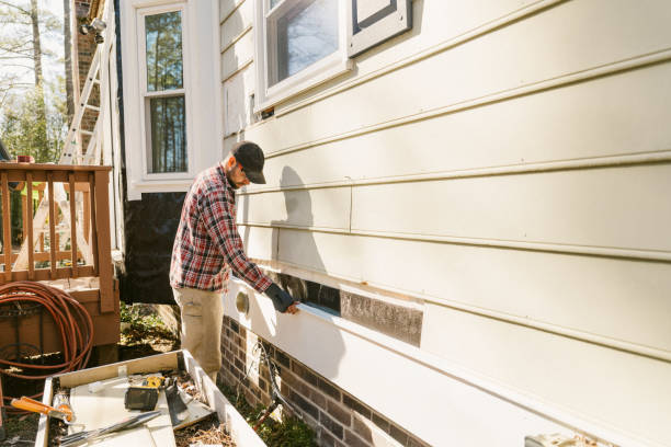 Trusted Storm Damage Siding Repair service in Englewood, FL - Creative Siding